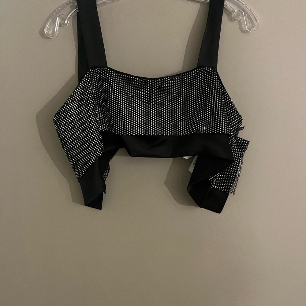 Forever 21 Black and Silver Crop Top